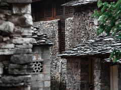 -高荡千年布依古寨旅游景区