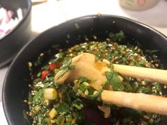 -尚尚仙·酸汤猪手·猪肚鸡火锅(华联万柳购物中心店)