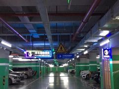 -白玉兰广场停车场