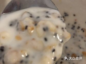 网红，配着酸奶好吃又好喝，美滋滋的。热的会更有味道