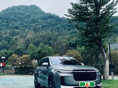 -理想汽车(世纪汇店)