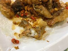 脆皮骨-东江湖游水三文鱼美食城