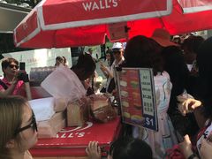 -詹爷爷乌节路街头冰淇淋