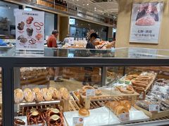 面包甜点陈列柜-七鲜超市(瑞虹天地太阳宫店)