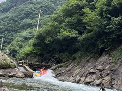 -安吉龙王山峡谷漂流