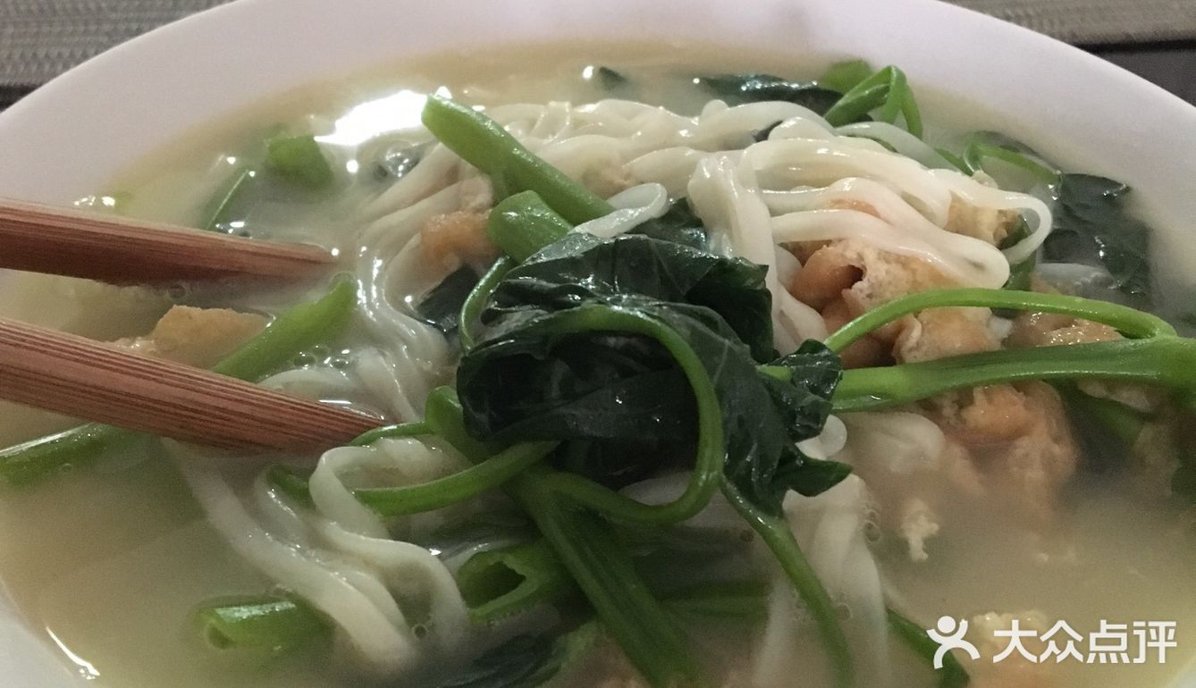 超级美味的早餐之清汤鸡蛋面