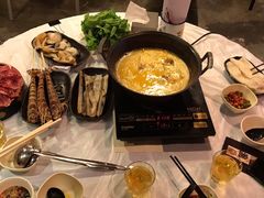 -鲜入围煮花胶鸡海鲜火锅