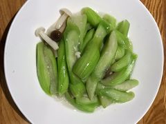 菌菇炒丝瓜-渝乡人家(和平里店)