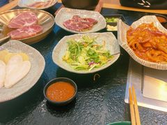 -臻牛烤肉