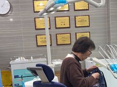 -上海仁爱医院口腔科 · 种植