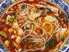酸菜肉片米线-贵州米线(童家巷店)