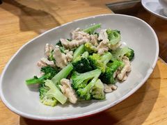 西蓝花拌桃仁-赤宴·川菜(玉林店)