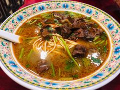 红烧牛肉面-金杨拉面王小吃面馆·牛三宝面·红烧牛肉粉