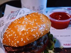 -The Habit Burger Grill 哈比特汉堡(复兴soho店)