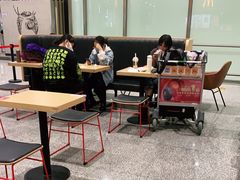 大堂-麦当劳(北京大兴机场二层国内到达(安检外)店)