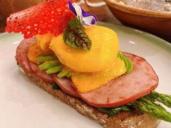 -304/BRUNCHRESTAURANT