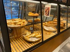 面包甜点陈列柜-Dough&Joe团憩(瑞虹天地月亮湾店)