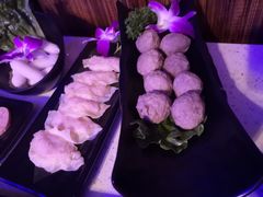 -三人行骨头王火锅(长寿店)