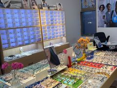 -天空之镜眼镜店蔡司依视路配镜授权零售店(望京颐堤港店)