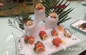 Brocade Salmon Sashimi Platter