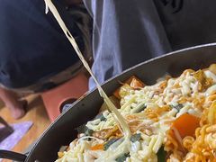 -亲昵春川鸡排(韩国美食街店)