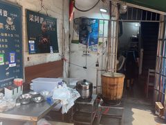 -梁阿婆廿年老牌扣肉糯米饭