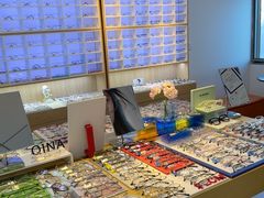 -天空之镜眼镜店蔡司依视路配镜授权零售店(望京颐堤港店)