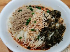-诚铭记·虾仁汤包·成都小吃(融创店)