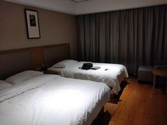 -铂逸梦秦酒店(横店梦幻谷店)