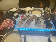 -红鼎豆捞·非遗鲍皇汤火锅(宝丰路店)