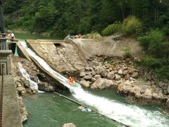 -安吉龙王山峡谷漂流