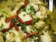 -渝是乎酸菜鱼(龙旗购物中心店)