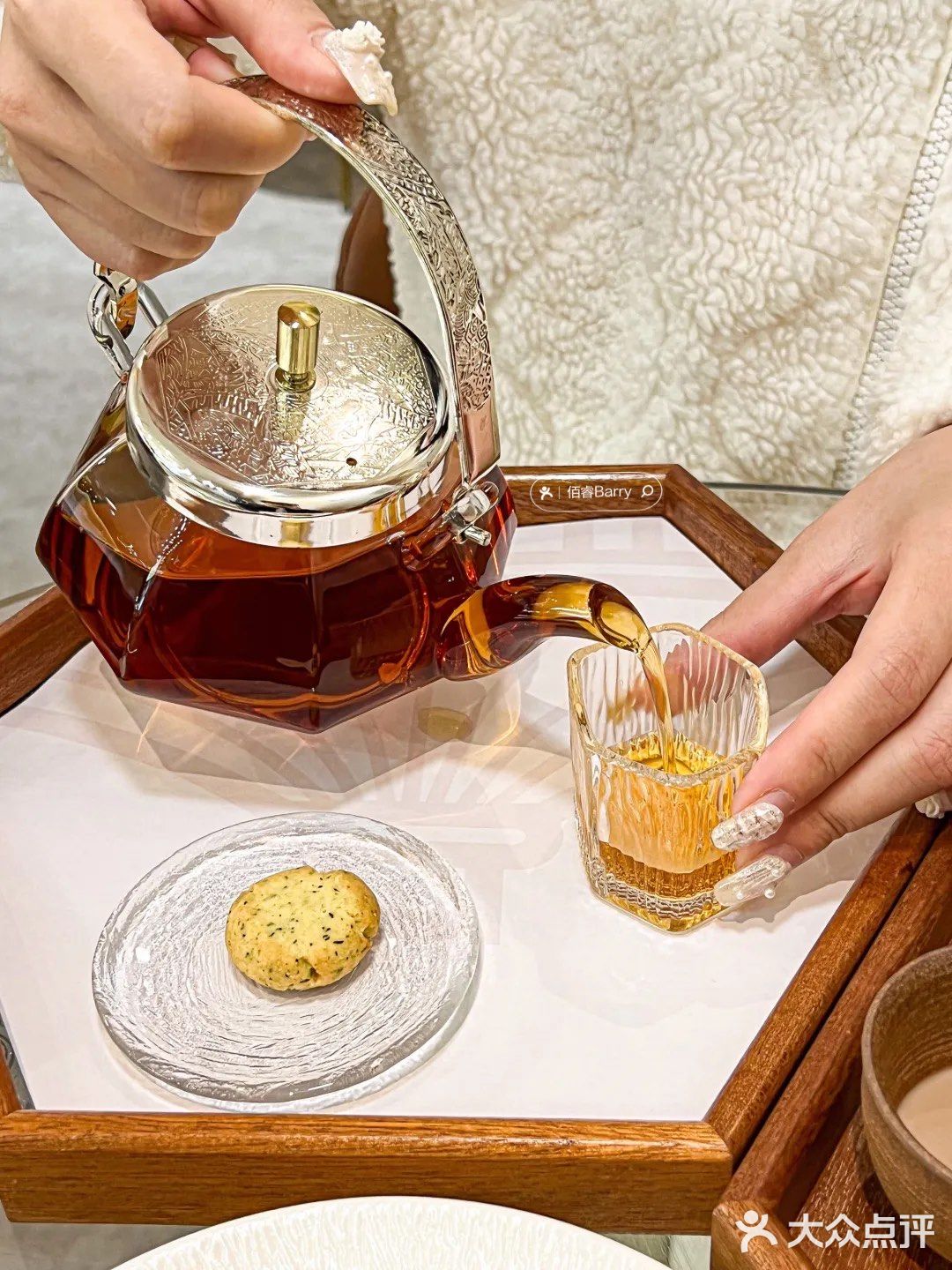 龙华新店|新中式荷塘下午茶，烤奶茶太好喝了