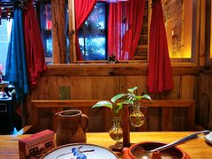 -老滇山寨•云南特色菜•地方菜•民族风情歌舞表演(金碧店)