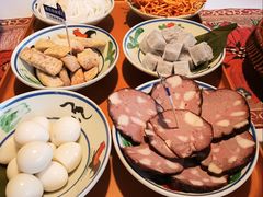 -刘姐啤酒鱼民族演艺餐厅(西街总店)