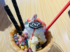 草莓华夫碗冰淇淋-DQ·蛋糕·冰淇淋(西城红场店)