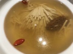 羊肚菌烧菊花豆腐-荣粤酒家·融合粤菜