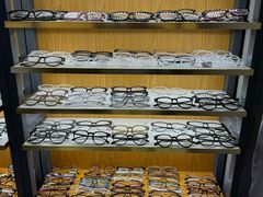 -优医视平价眼镜蔡司依视路折扣工厂店(德胜门店)