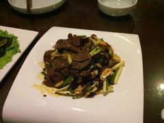 -东口码头·烧鸽子·鱼头泡饼·地方菜(金鹰悦城店)