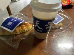 -禾沐·轻食·面包·咖啡