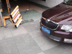 -蜂鸟快修喷漆钣喷汽修旗舰工厂(军工路店)
