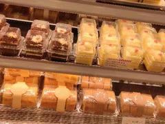 -红宝石·鲜奶小方·海派西点房(南丹店)
