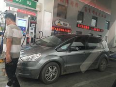 -中国石化益特诺加油站