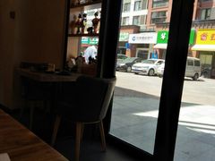 靠窗位-尺山寸水日料(马桥满天星店)