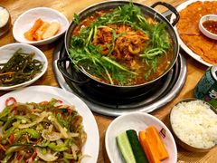 土豆排骨火锅-喇喇排骨火锅·传统韩式脊骨汤(望京西园总店)