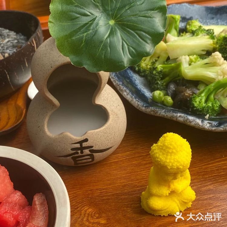 这么佛系的炸酱面，吃完浑身充满灵气儿，素斋界顶流！
