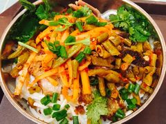 -红鼻子桂林米粉(金唐新光界店)