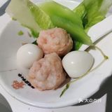 有18元的牛腩锅，不辣，还有38元的鸳鸯锅，锅很大
