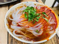 -努拉洪鸡蛋面馆