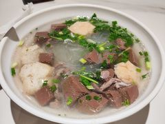 油豆腐鸭血粉丝汤-馋三尺蟹粉小笼(人民广场店)